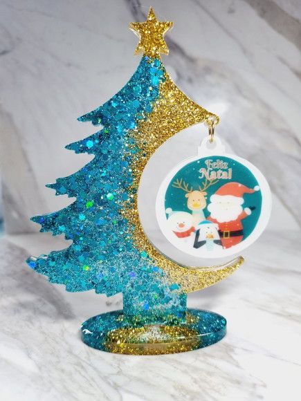 Imagen 2 de Árbol de Navidad Personalizado en Resina Epoxi – Diseño con Fotos