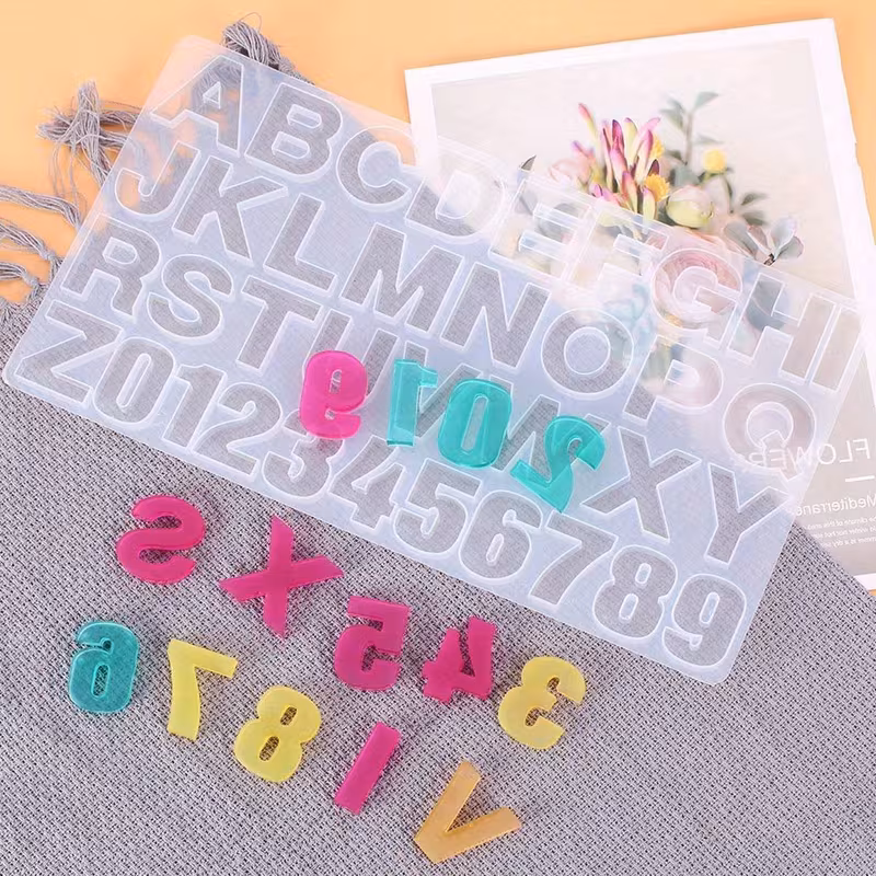 Imagen 3 de Llaveros Personalizados con Letras y Números en Resina Epoxi