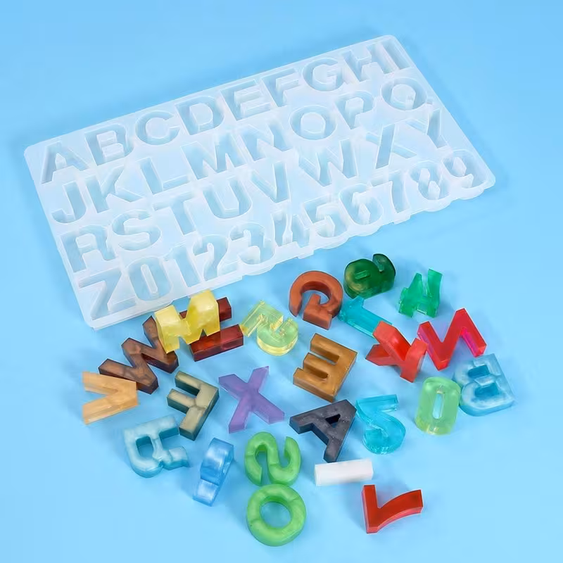 Imagen 1 de Llaveros Personalizados con Letras y Números en Resina Epoxi